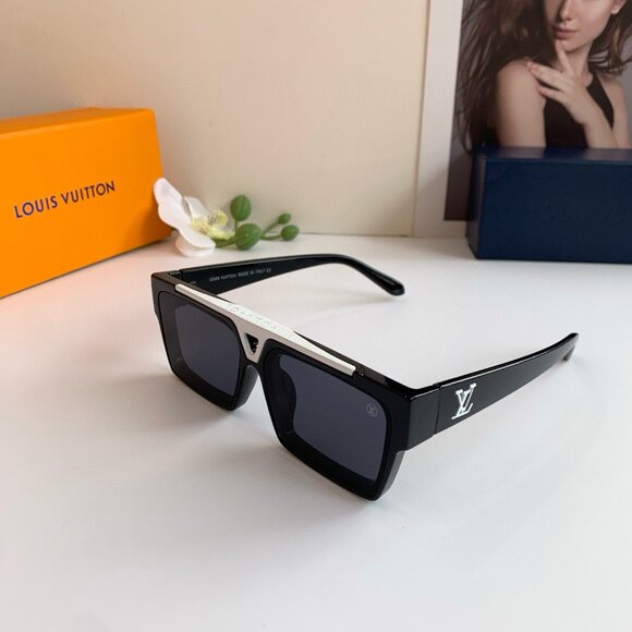 Louis Vuitton Black Cat-Eye Sunglasses with Gloss Finish - Picture 1 of 9
